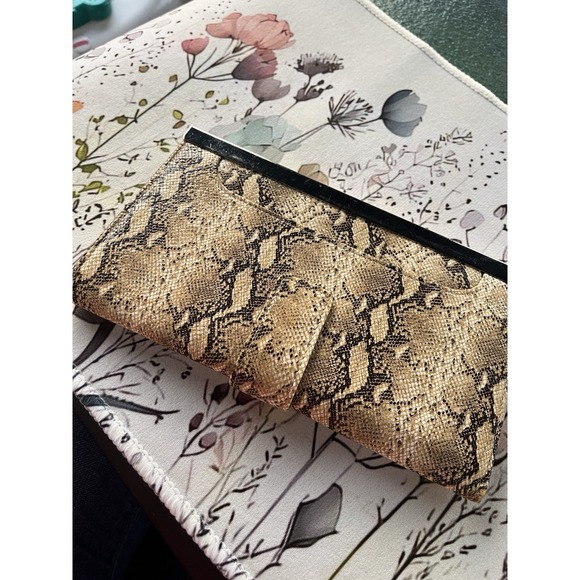 Faux Leather Brown Snakeskin Print Clutch/Wallet - Picture 1 of 10